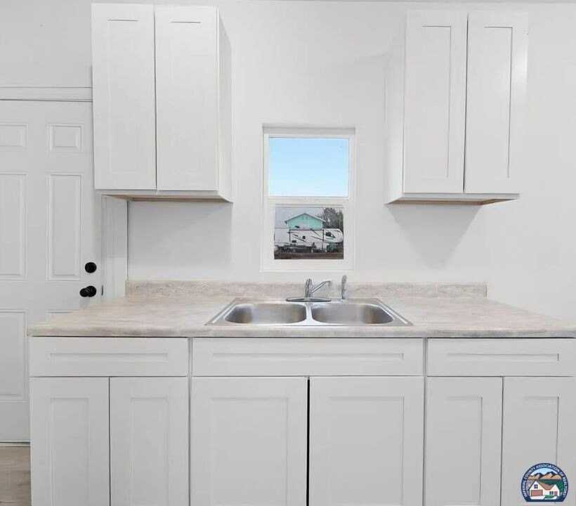 874 W Pico Ave - Photo 3 of 9