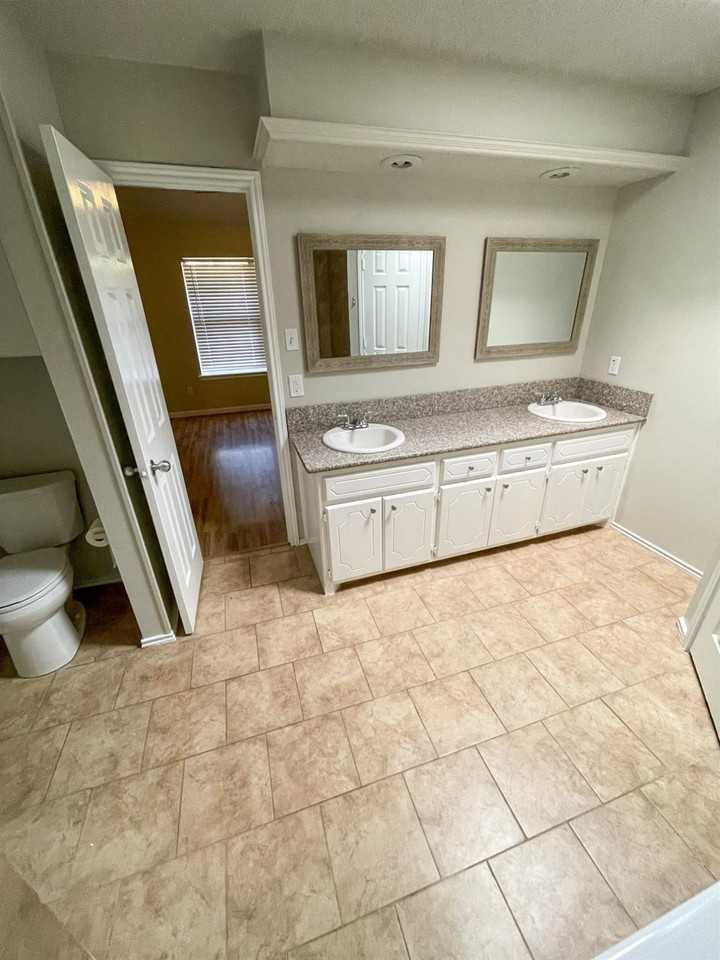 6336 9th St - Photo 6 of 15