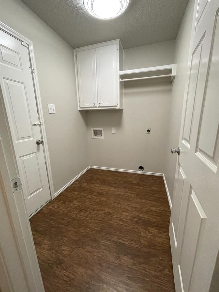 6336 9th St - Photo 7 of 15