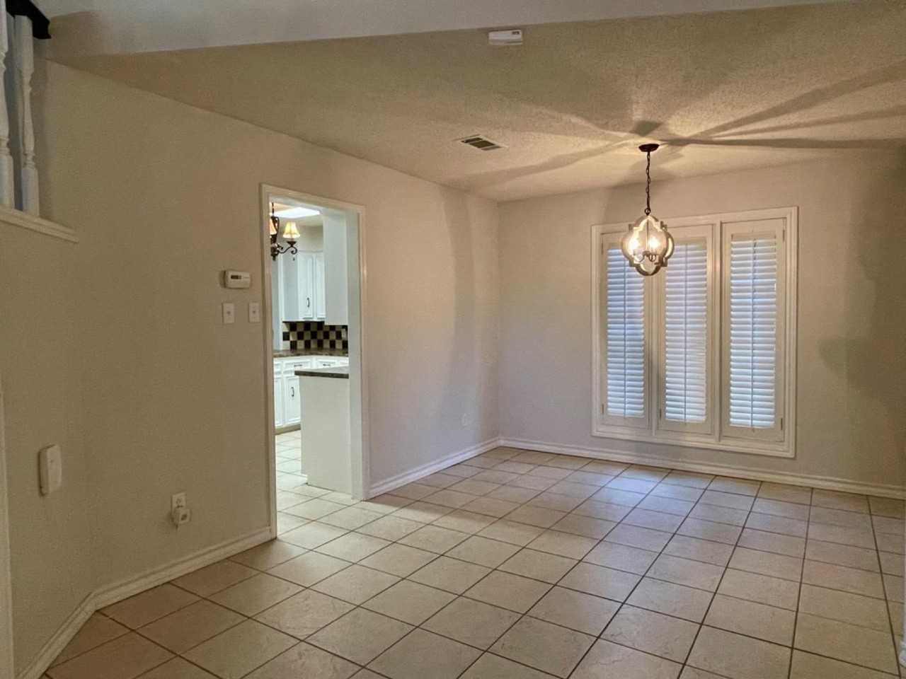 7616 Utica Ave - Photo 6 of 34