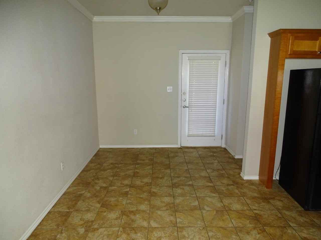 2106 Main St #5 - Photo 5 of 14