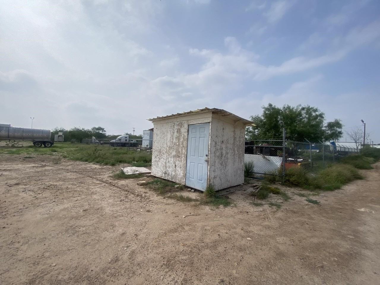 24010 Mines Rd - Photo 5 of 20