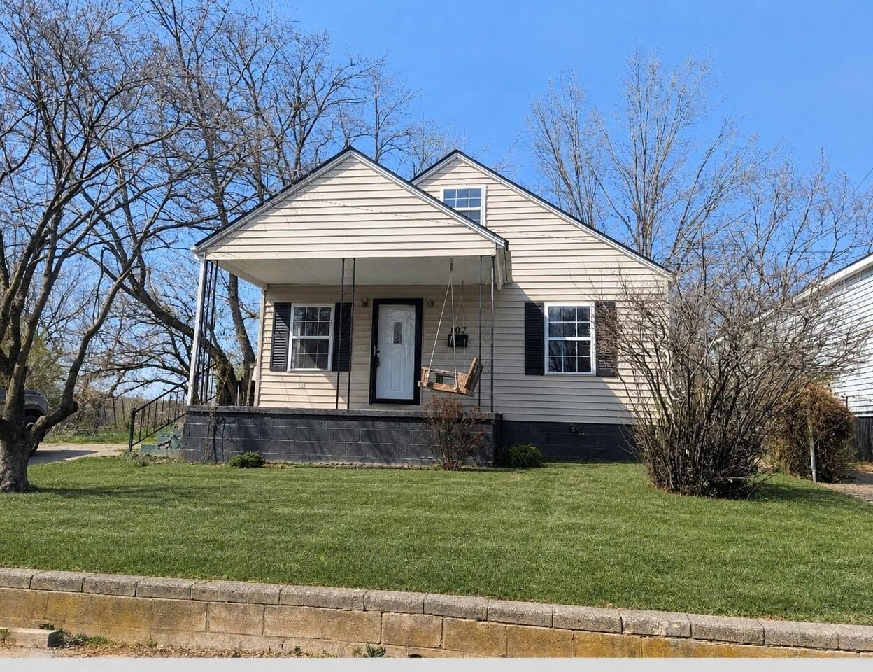 107 Darleen Ct - Photo 2 of 25