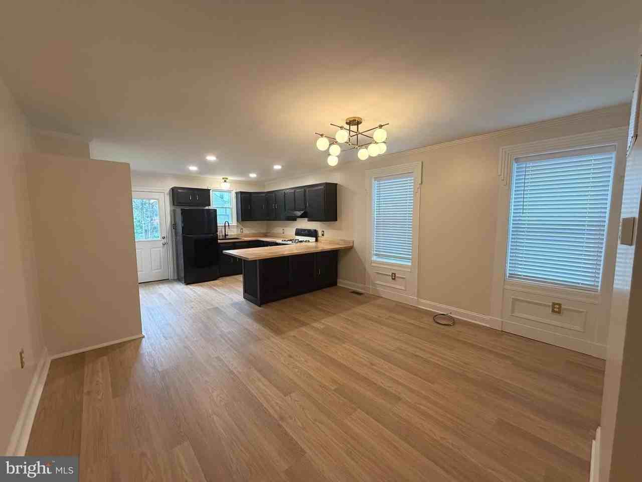 1508 Hancock St - Photo 2 of 6
