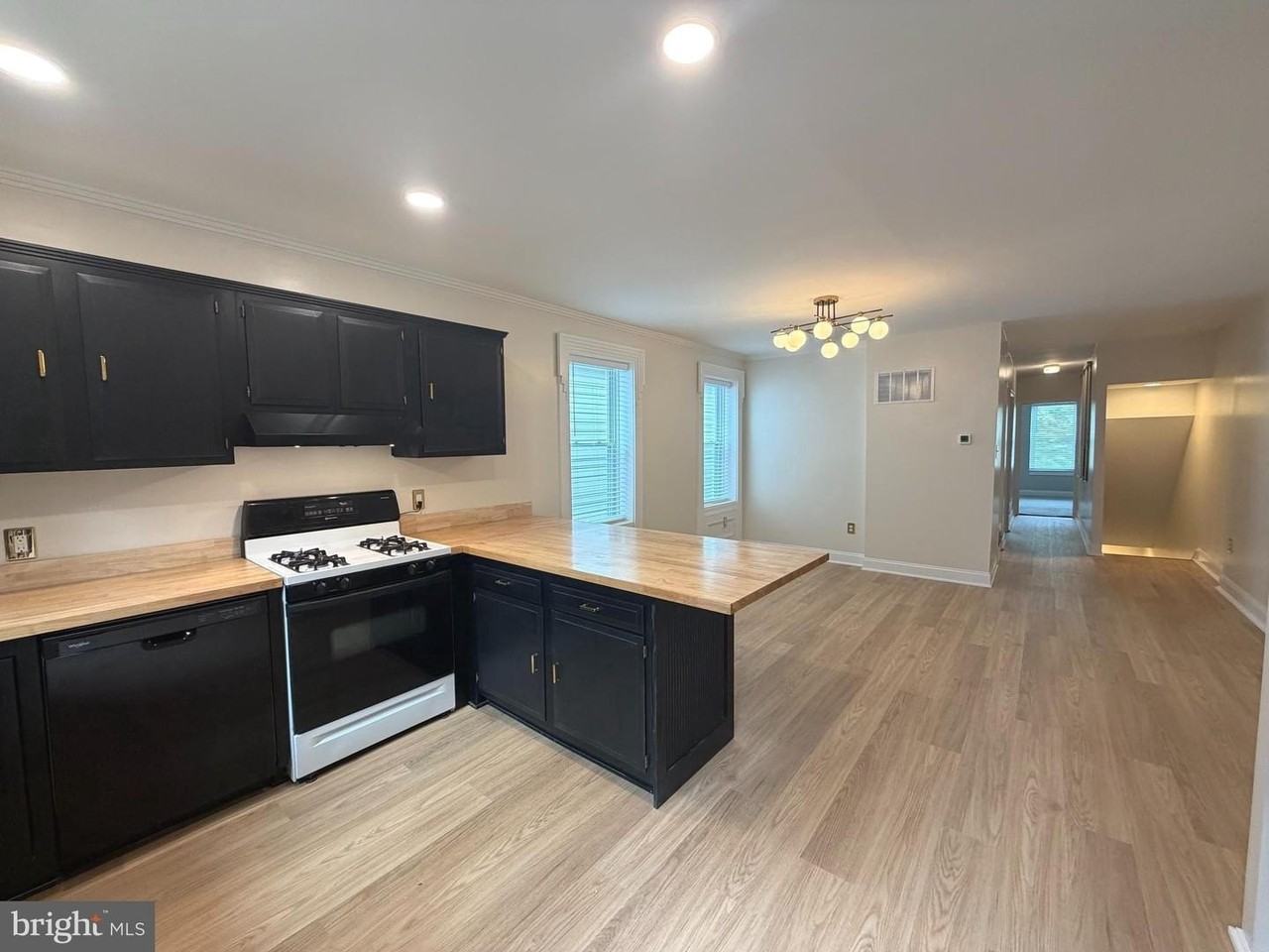1508 Hancock St - Photo 5 of 6