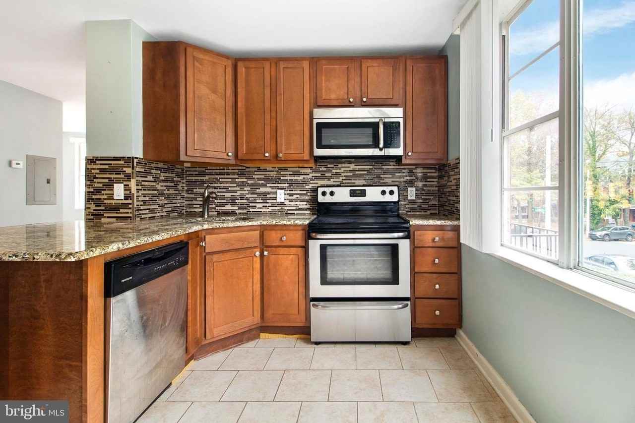 1412 Delaware Ave - Photo 5 of 13