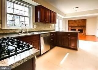 13145 Melville Ln - Photo 3 of 7