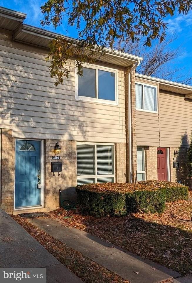 2206 Gingell Pl - Photo 2 of 31