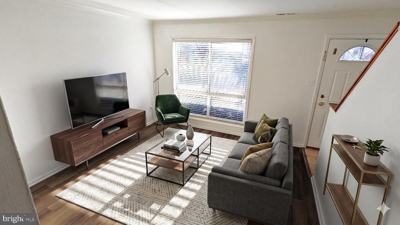 2206 Gingell Pl - Photo 6 of 31