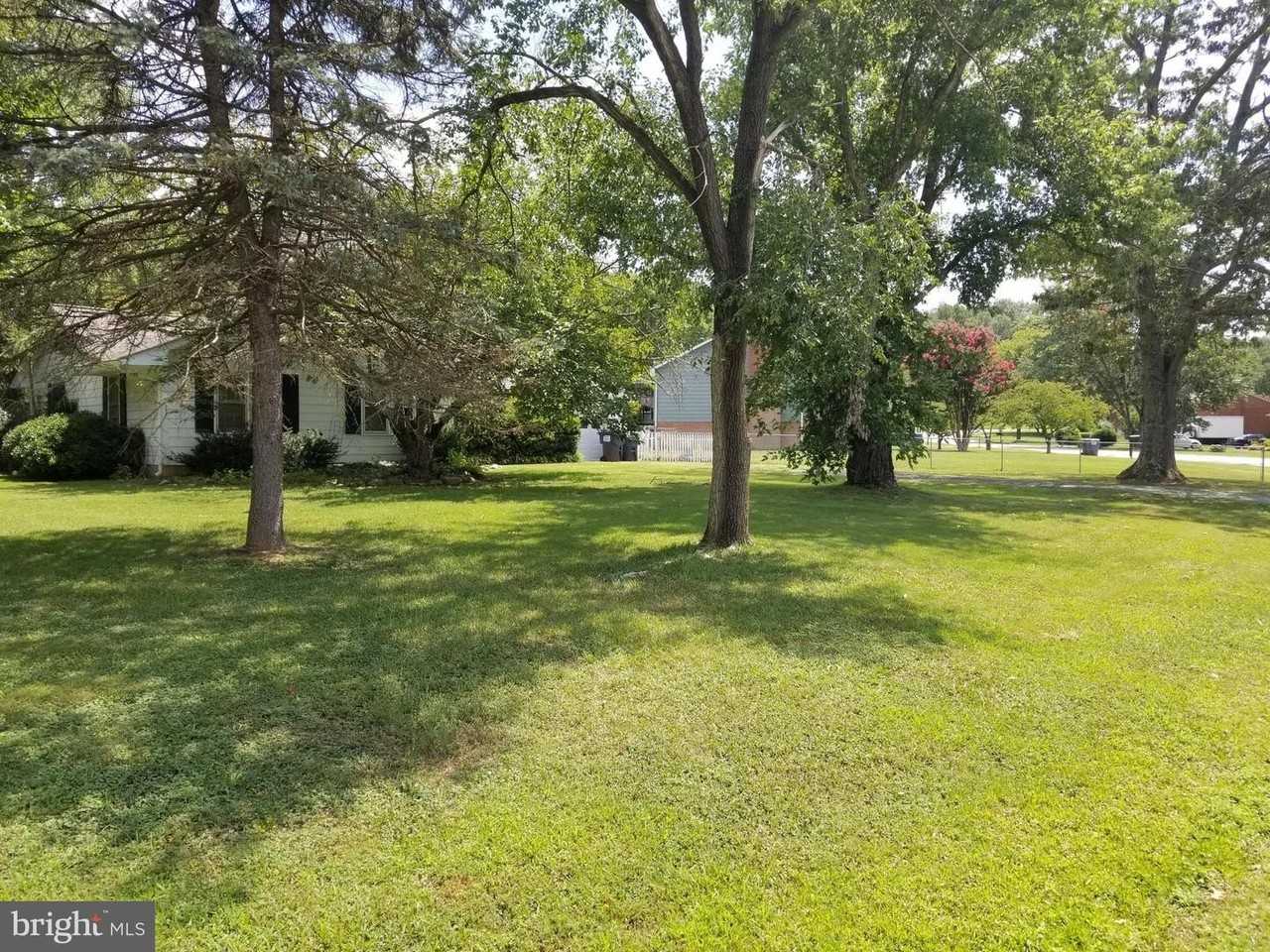 241 N Randolph Rd - Photo 4 of 19
