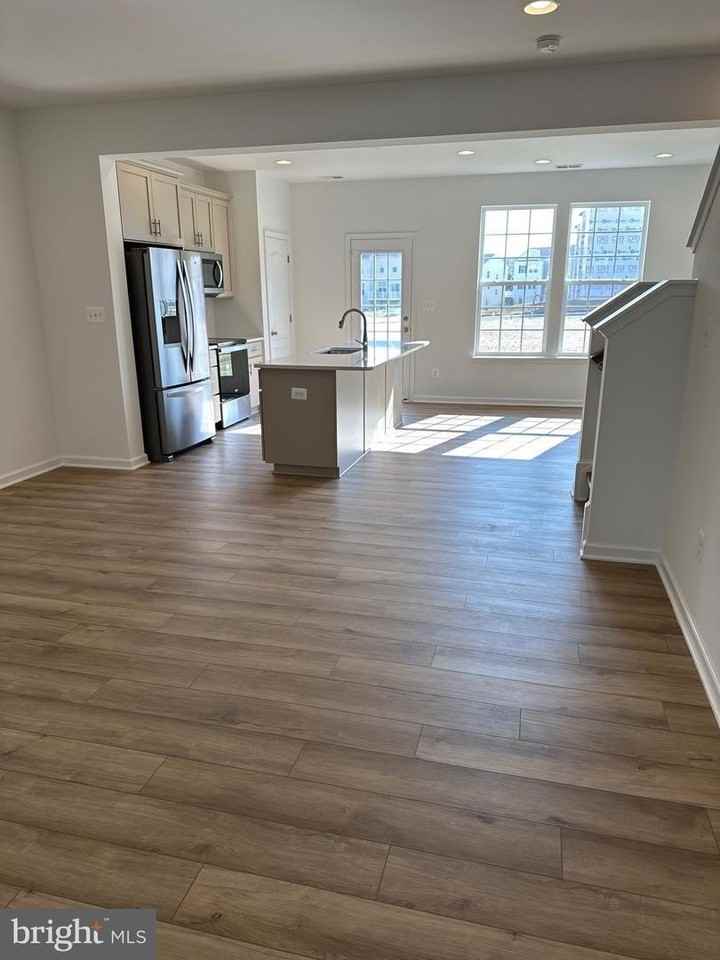 505 Hillsdale Pl - Photo 4 of 21