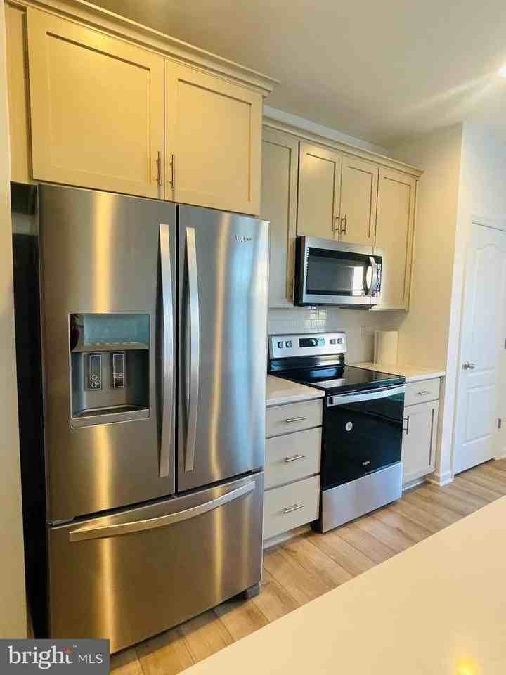 505 Hillsdale Pl - Photo 7 of 21