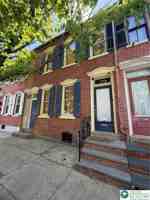 featured image of 828 W Gordon St