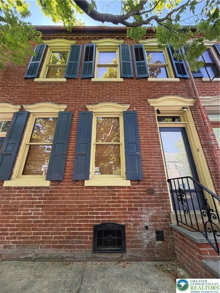 828 W Gordon St - Photo 2 of 18