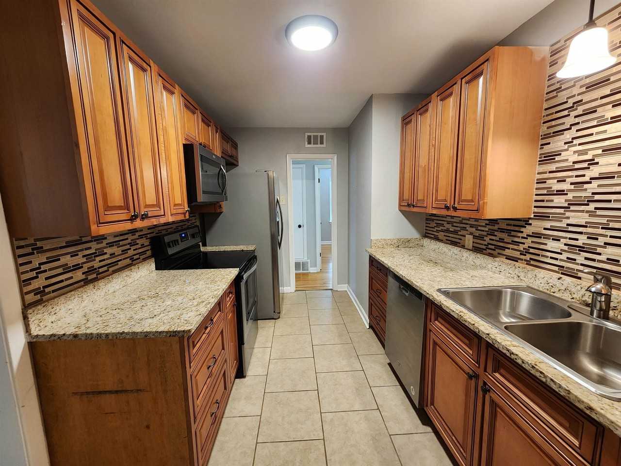 1315 S White Station Rd - Photo 2 of 13