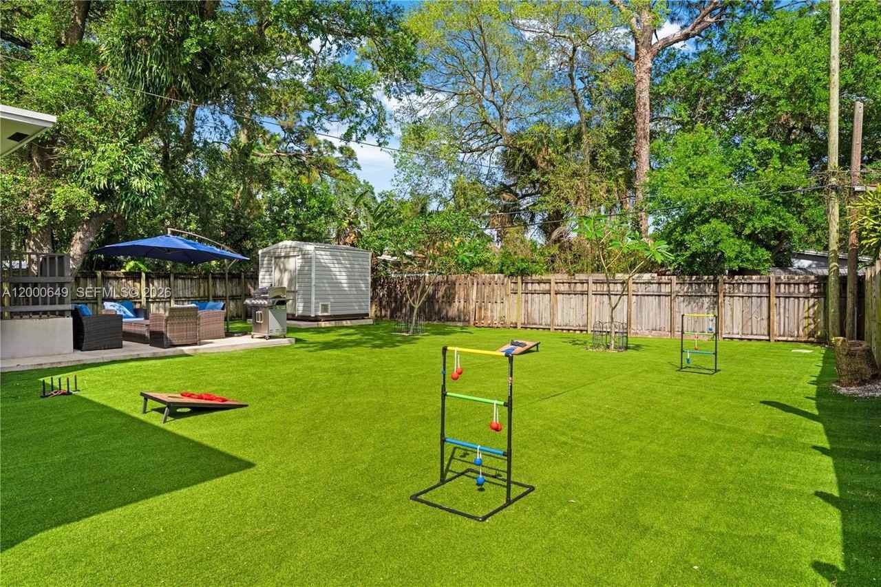 1526 Sw 20th Ave - Photo 4 of 40