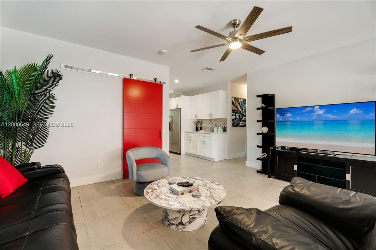 1526 Sw 20th Ave - Photo 7 of 40
