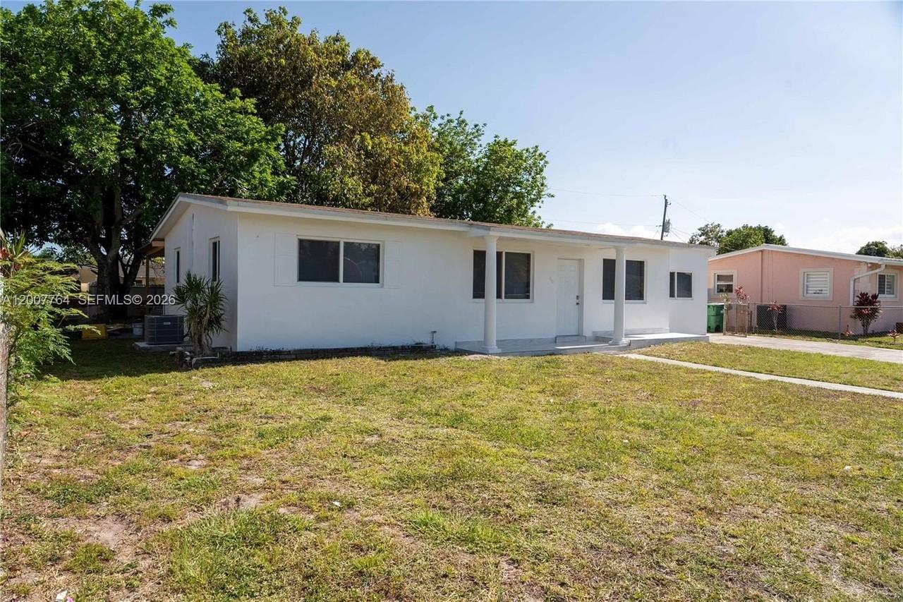 4000 Nw 195th St - Photo 3 of 50