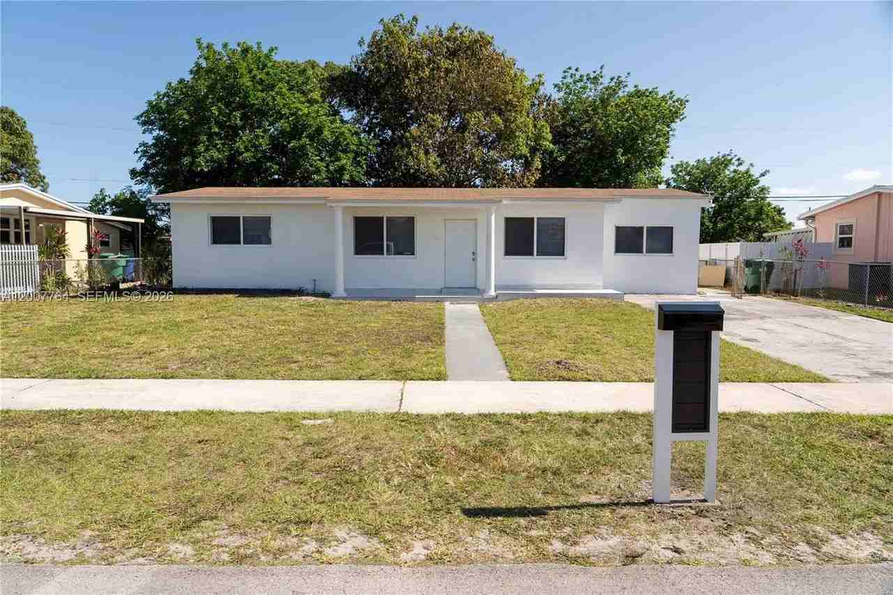 4000 Nw 195th St - Photo 4 of 50