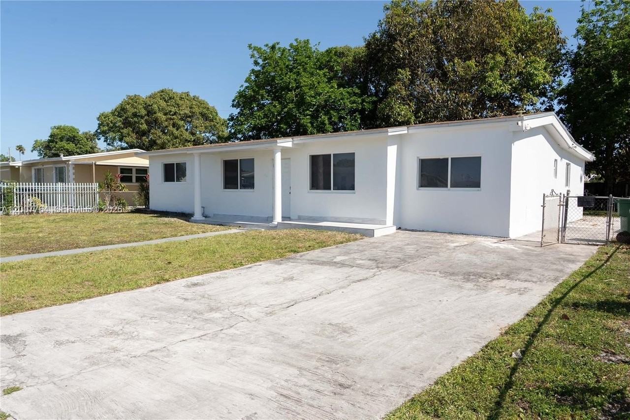 4000 Nw 195th St - Photo 5 of 50