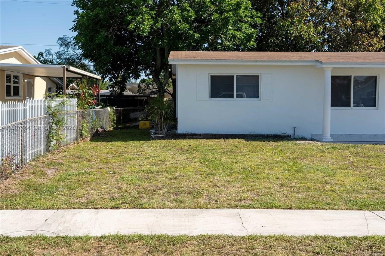4000 Nw 195th St - Photo 6 of 50