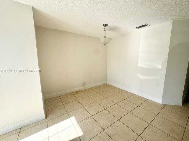 833 Nw 208th Ter #833 - Photo 4 of 15