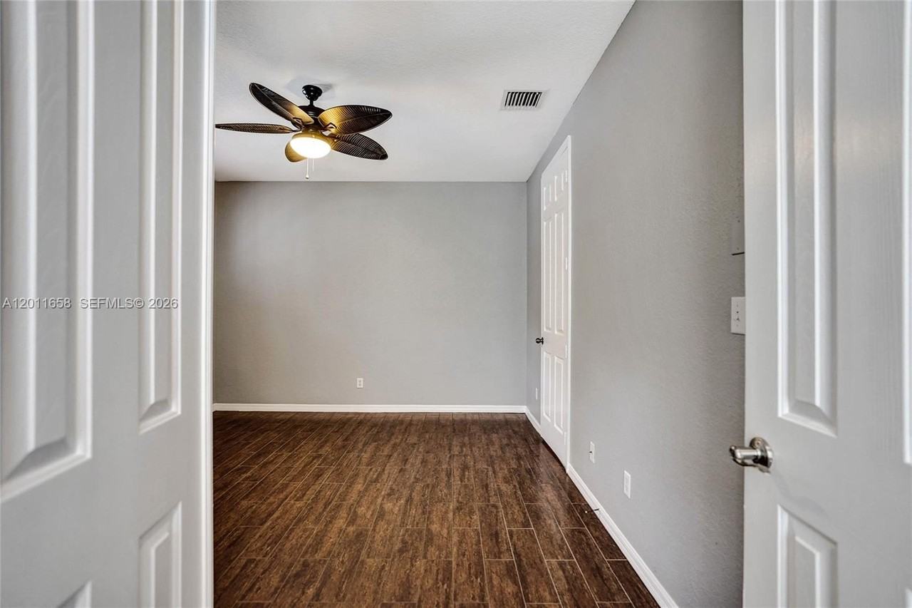 2057 Se Avon Park Dr - Photo 6 of 50