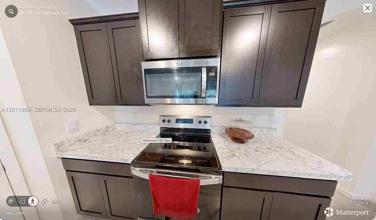 2137 Se Glenrock Ter #0 - Photo 6 of 25