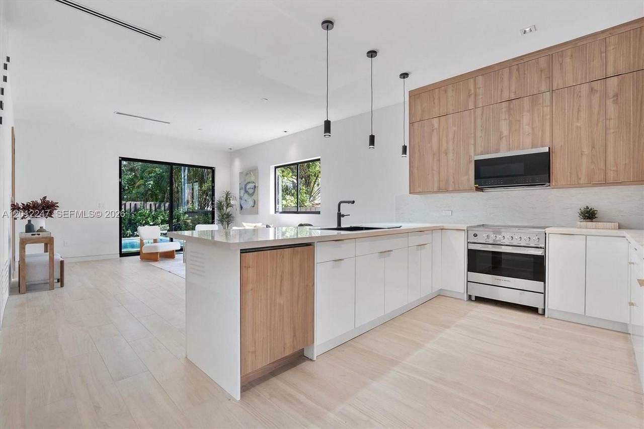 4715 N Miami Ave #2 - Photo 5 of 41