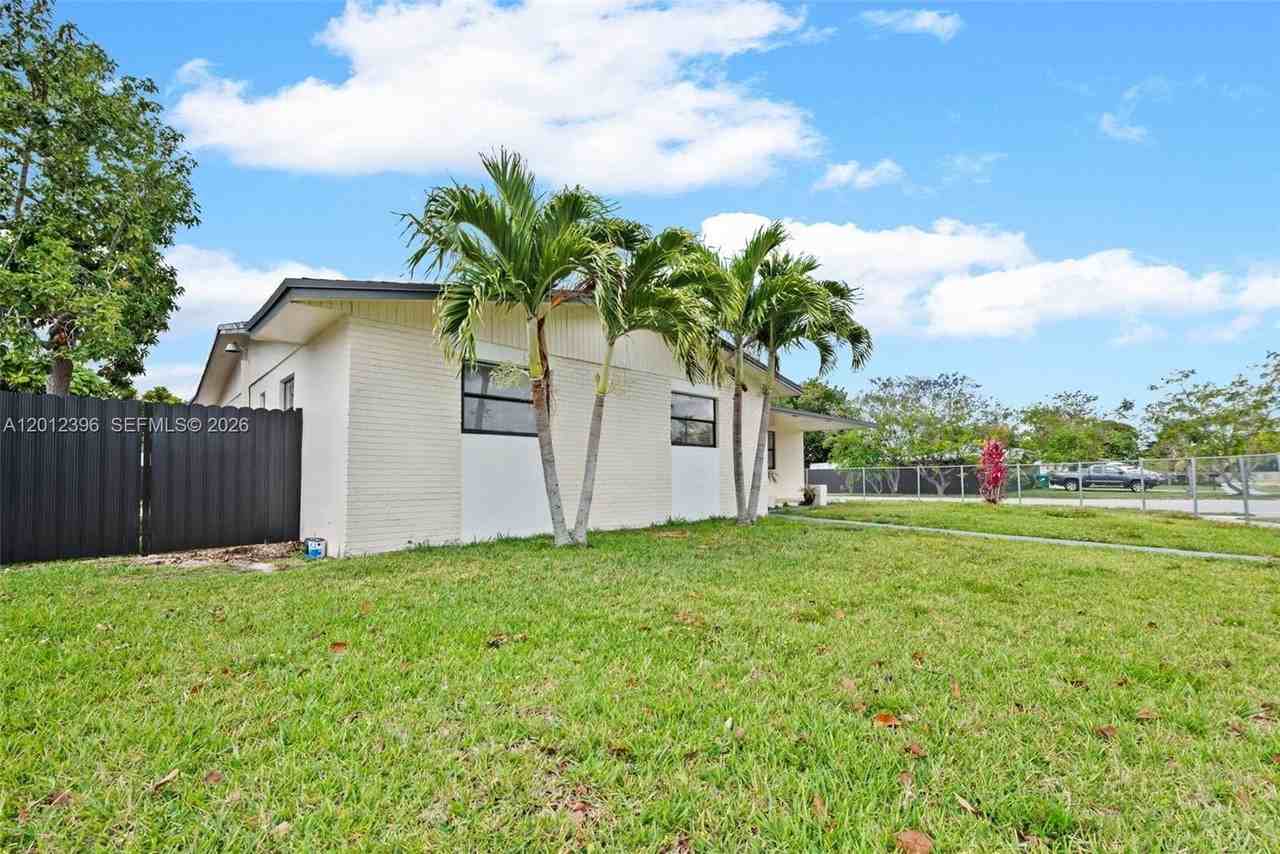 11950 Sw 199th St #1 - Photo 2 of 30