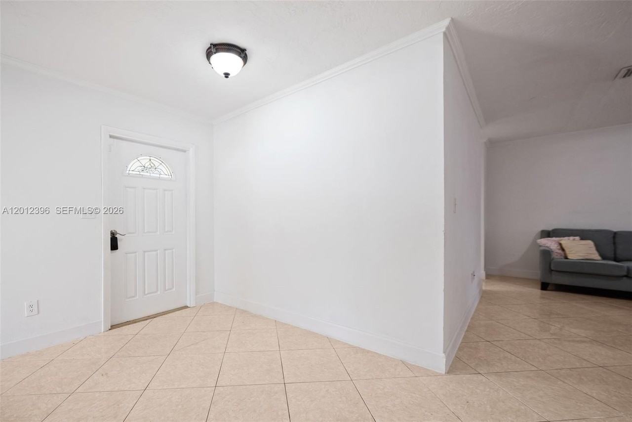 11950 Sw 199th St #1 - Photo 7 of 30