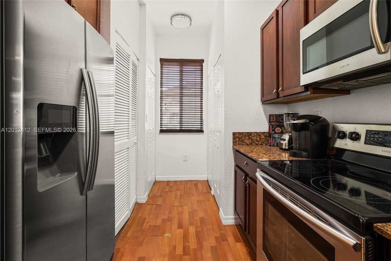 8931 Sw 18th St #401 - Photo 6 of 26