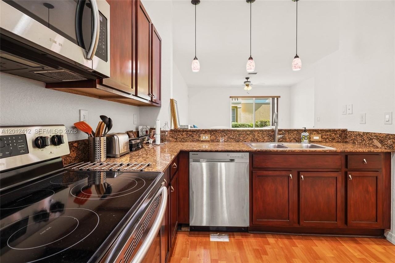 8931 Sw 18th St #401 - Photo 7 of 26
