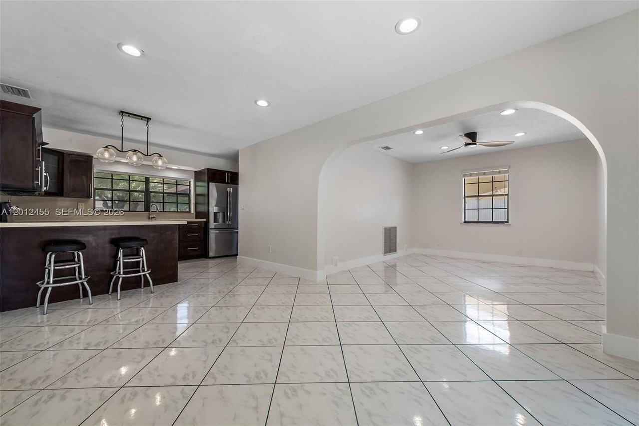 10401 Sw 199th St - Photo 4 of 16