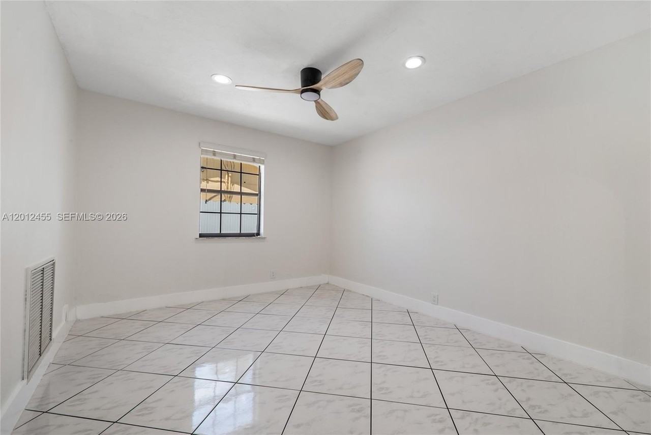 10401 Sw 199th St - Photo 5 of 16