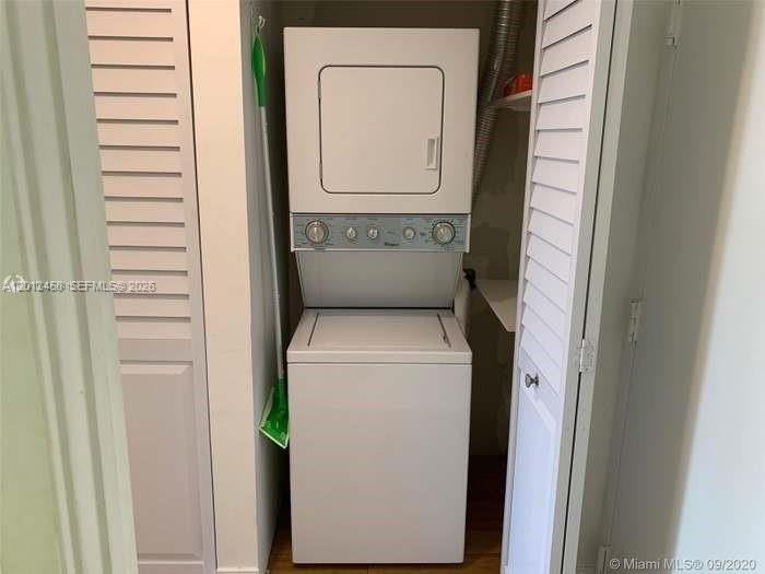 2740 Sw 28th Ter #203 - Photo 5 of 14