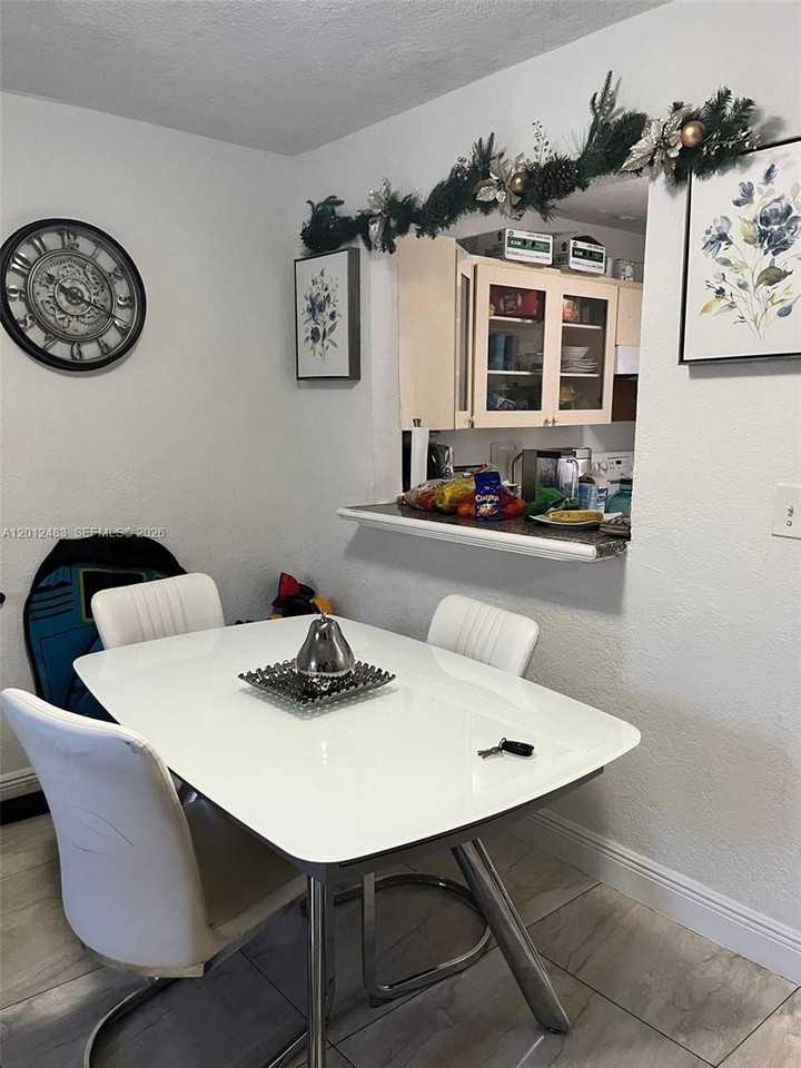 652 Nw 3rd St #103 - Photo 5 of 14