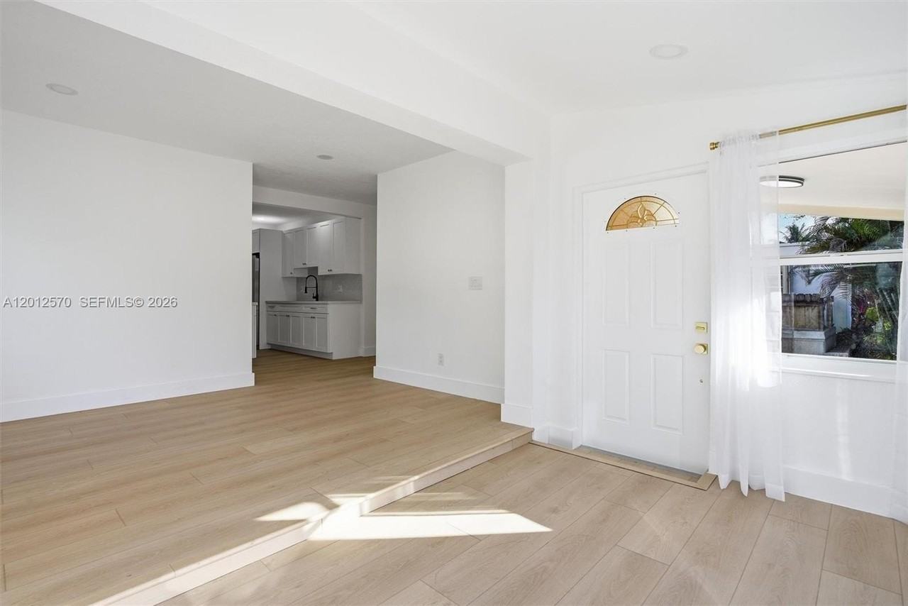 461 Plover Ave #0 - Photo 6 of 37