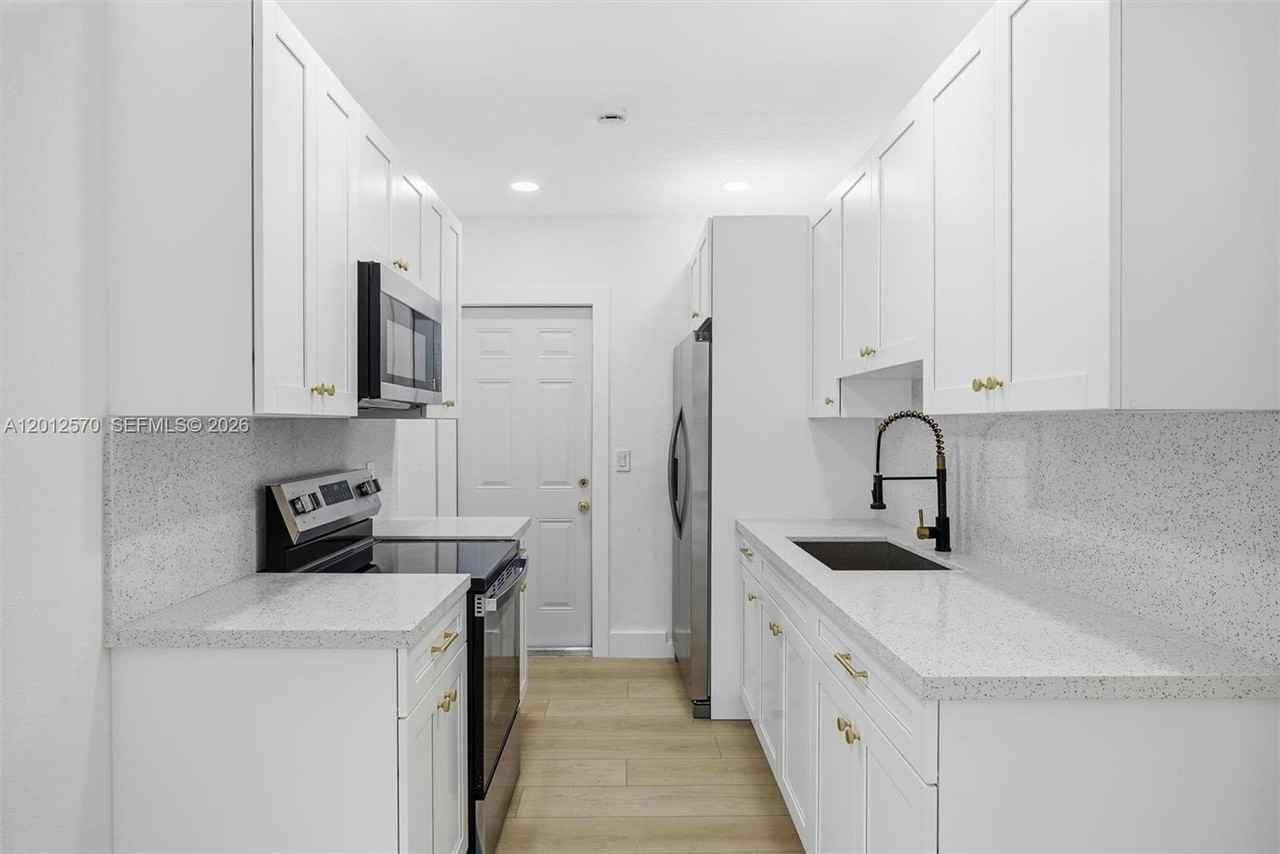 461 Plover Ave #0 - Photo 7 of 37