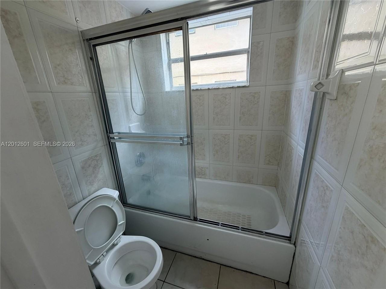 16118 Ne 21st Ave #6 - Photo 7 of 17