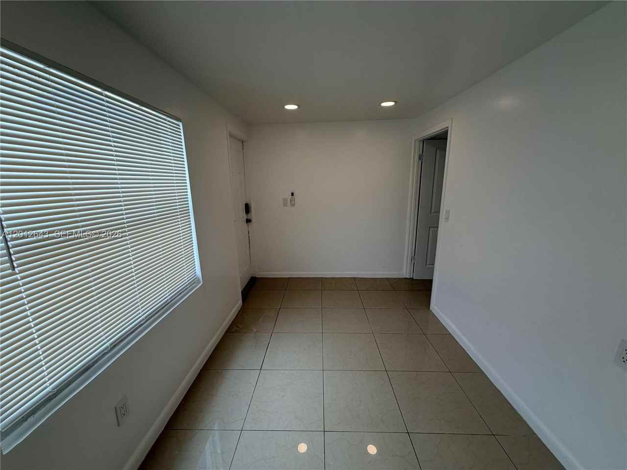 548 Nw 30th St #2 - Photo 4 of 12