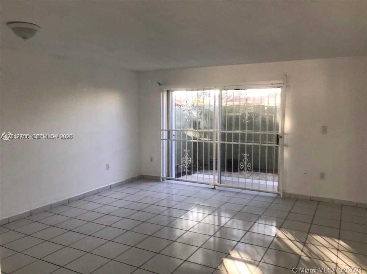 6690 Sw 12th St #4-6690 - Photo 3 of 17