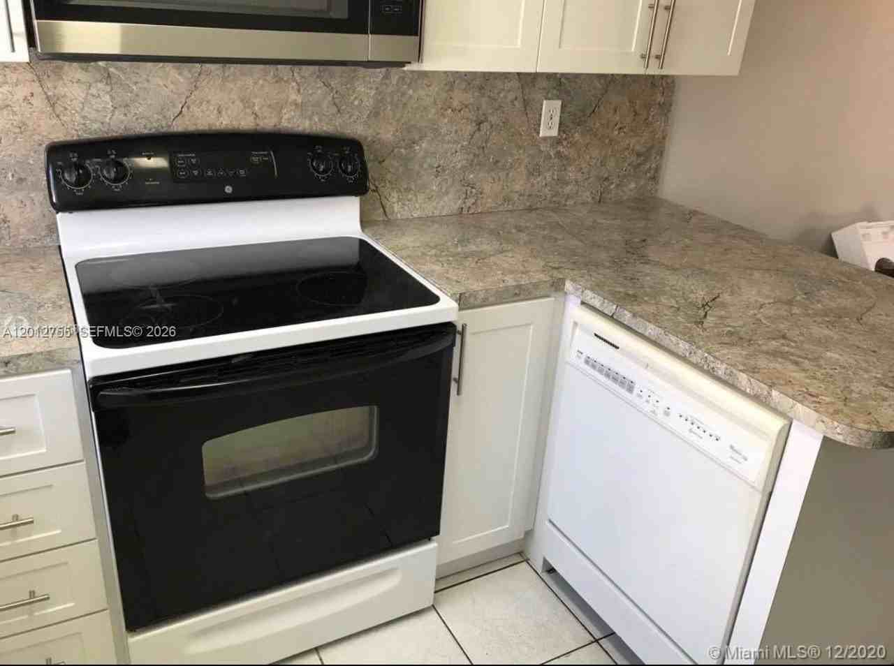 6690 Sw 12th St #4-6690 - Photo 6 of 17
