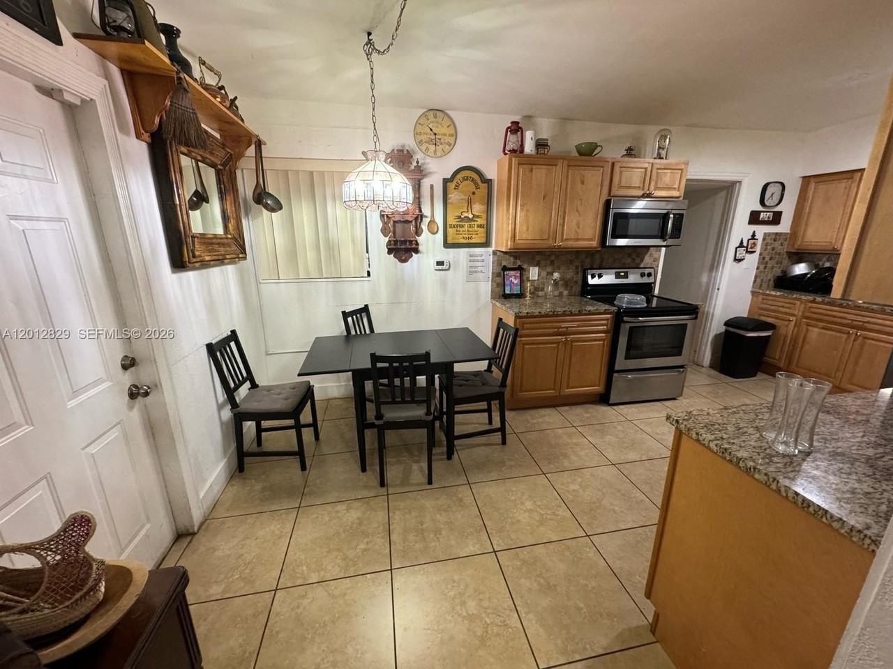 965 Ne 146th St #B - Photo 5 of 11