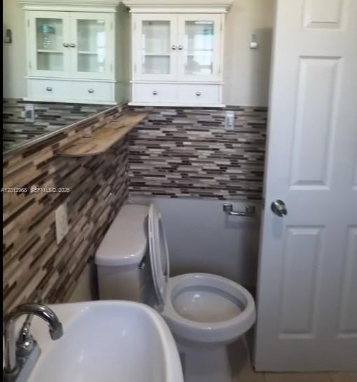 2735 Nw 28th St #2735 - Photo 2 of 7