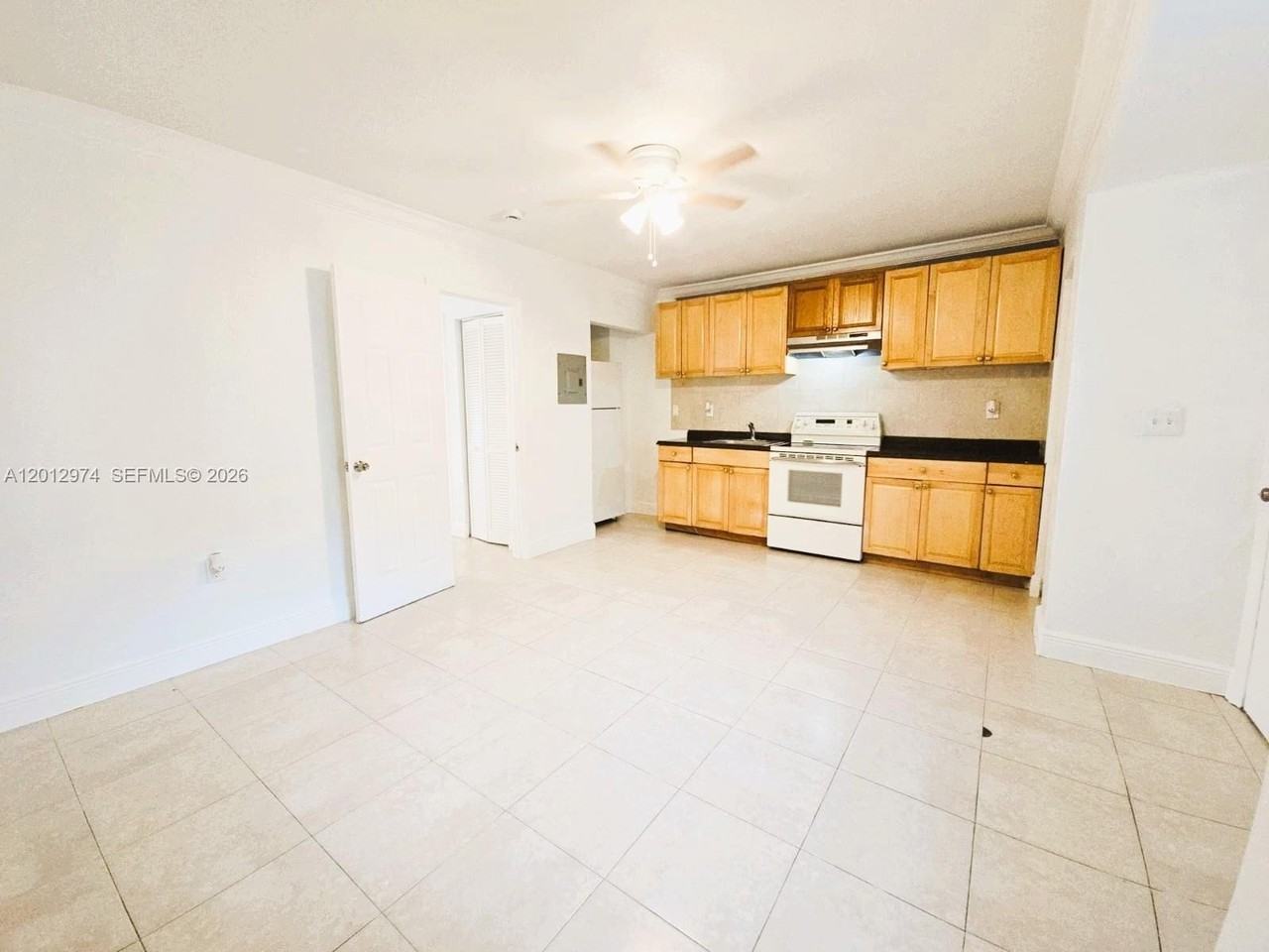 1020 Nw 6th St #3 - Photo 3 of 12