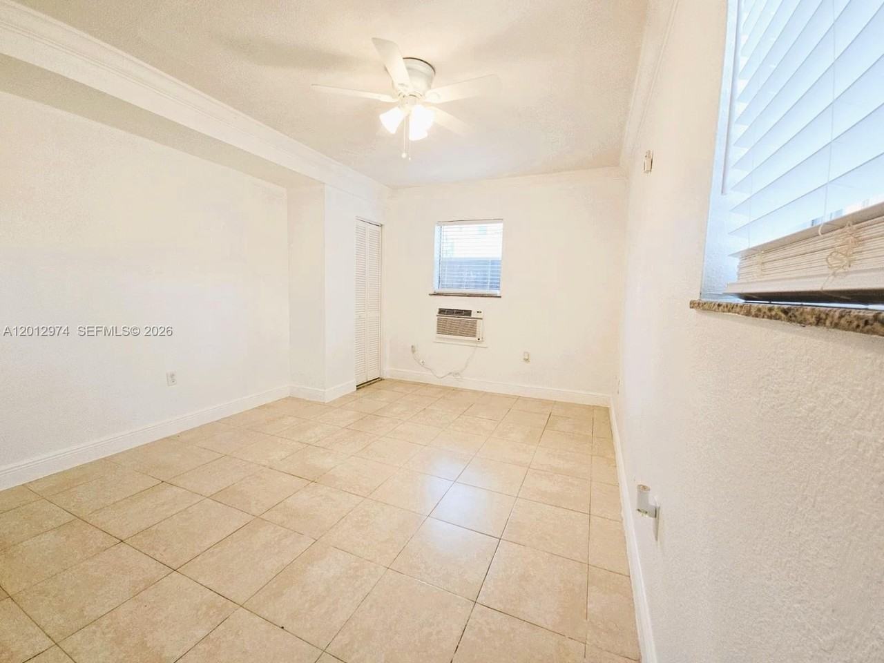 1020 Nw 6th St #3 - Photo 6 of 12