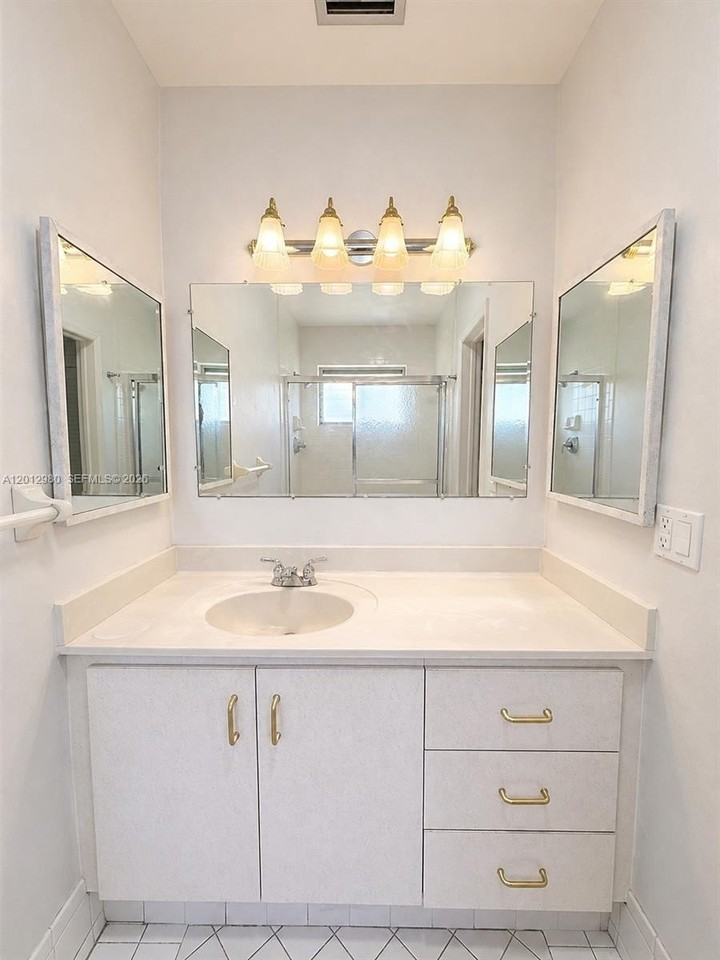 15831 Sw 100th Ct #B - Photo 5 of 5
