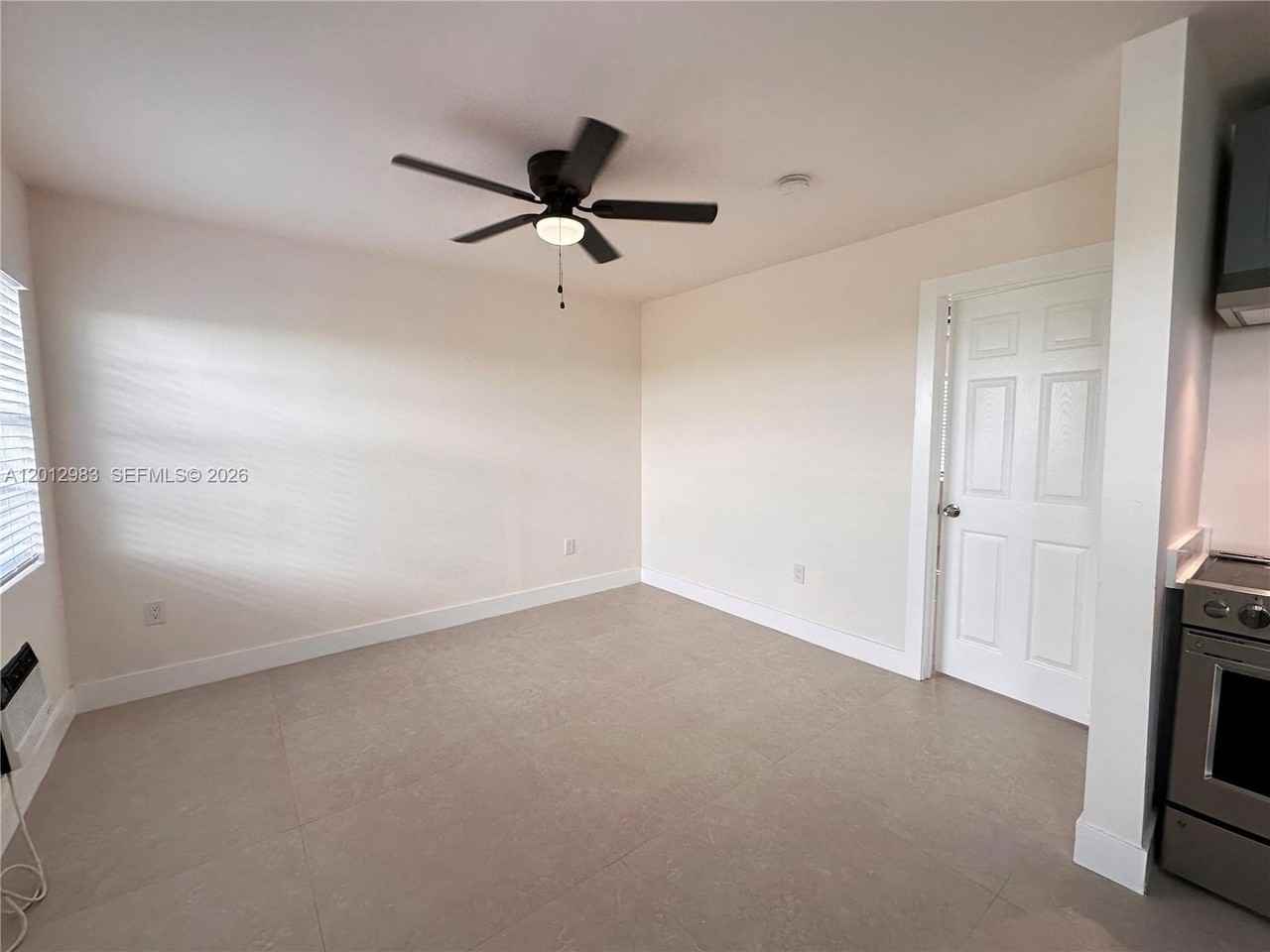 1021 Sw 3rd St #4 - Photo 3 of 10
