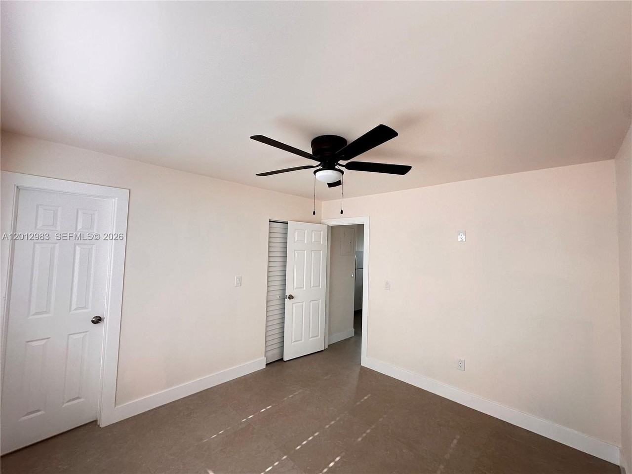 1021 Sw 3rd St #4 - Photo 5 of 10
